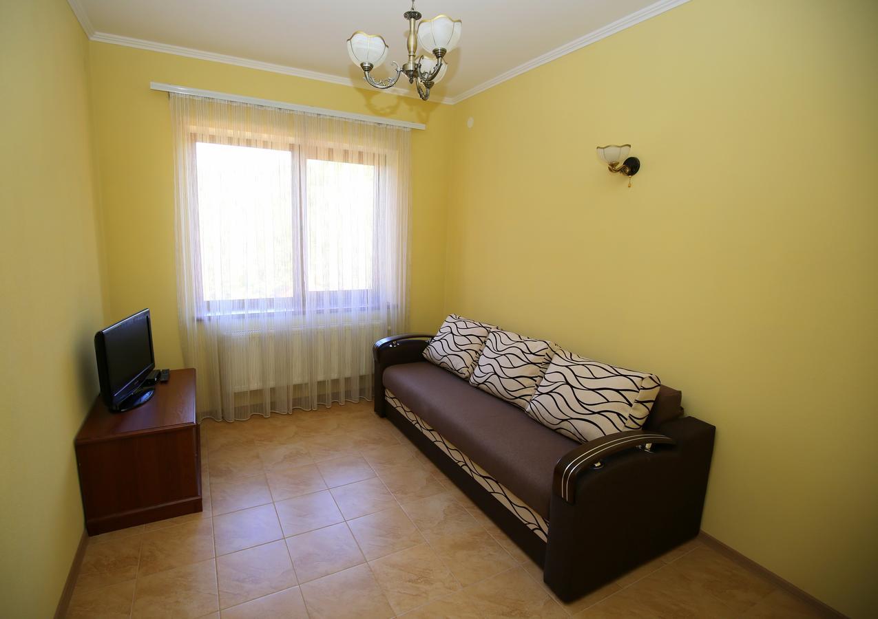 Пори Року Guest House Sinyak  Exterior photo